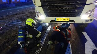 vastgelopen rem bij vrachtwagen