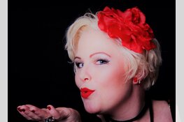 Janina presenteert eerste single: "Leven met een lach"