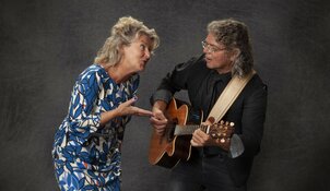 SimonèZ op 9 september in groene kerkje Lambertschaag