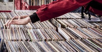 Zondag platenbeurs in Café De Rode Leeuw te Ursem