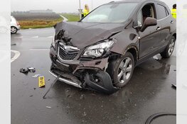 Vrouw gewond bij botsing N239 Medemblik