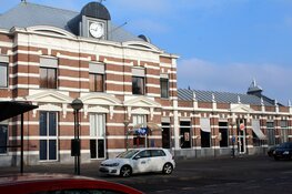 Agressieve man rent in Hoorn achter mensen aan met -waarschijnlijk- een wapen