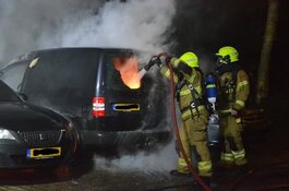 Pyromaan zit mogelijk achter reeks autobranden in Hoorn