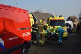 Man van dak zinkende bestelbus Heerhugowaard gered