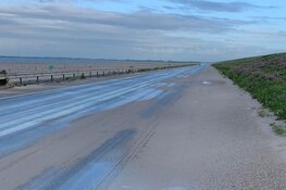 Markerwaarddijk van Enkhuizen naar Lelystad na dagen weer open voor verkeer