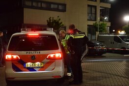 Explosie slaat gevel uit Hoornse flat