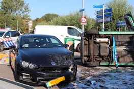 Ongeval in Enkhuizen, automobilist naar ziekenhuis