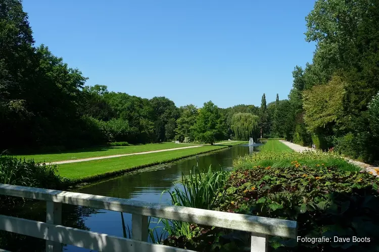 Speciale plantsoenenwandeling in Enkhuizen