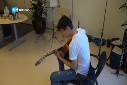 Struidlustig protest van muziekschool Stede Broec tegen nieuwe subsidiemaatregel