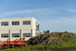 Man raakt zwaargewond na val uit raam in Oostwoud