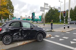 Twee auto's total loss bij ongeval Hoorn