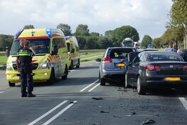 Kettingbotsing op N506: gewonden naar ziekenhuis