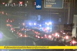 A7 bij Hoorn dicht door ongeluk met vier auto's: drie kwartier vertraging
