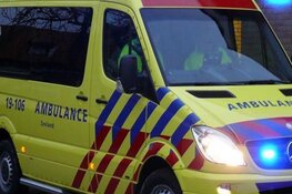Busje van de weg in Hoorn, bestuurder (19) uit Venhuizen naar ziekenhuis