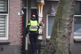 Man neergestoken door vrouw in woning in Hoorn