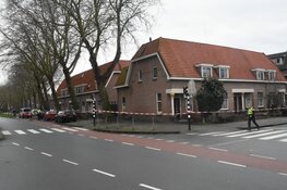 Man neergestoken door vrouw in woning in Hoorn