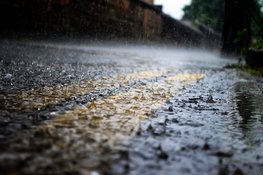 Zware windstoten op komst: avondspits wordt druk en nat