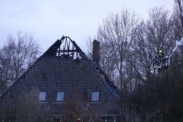 Brand in woning Avenhorn: bewoners en buren geëvacueerd