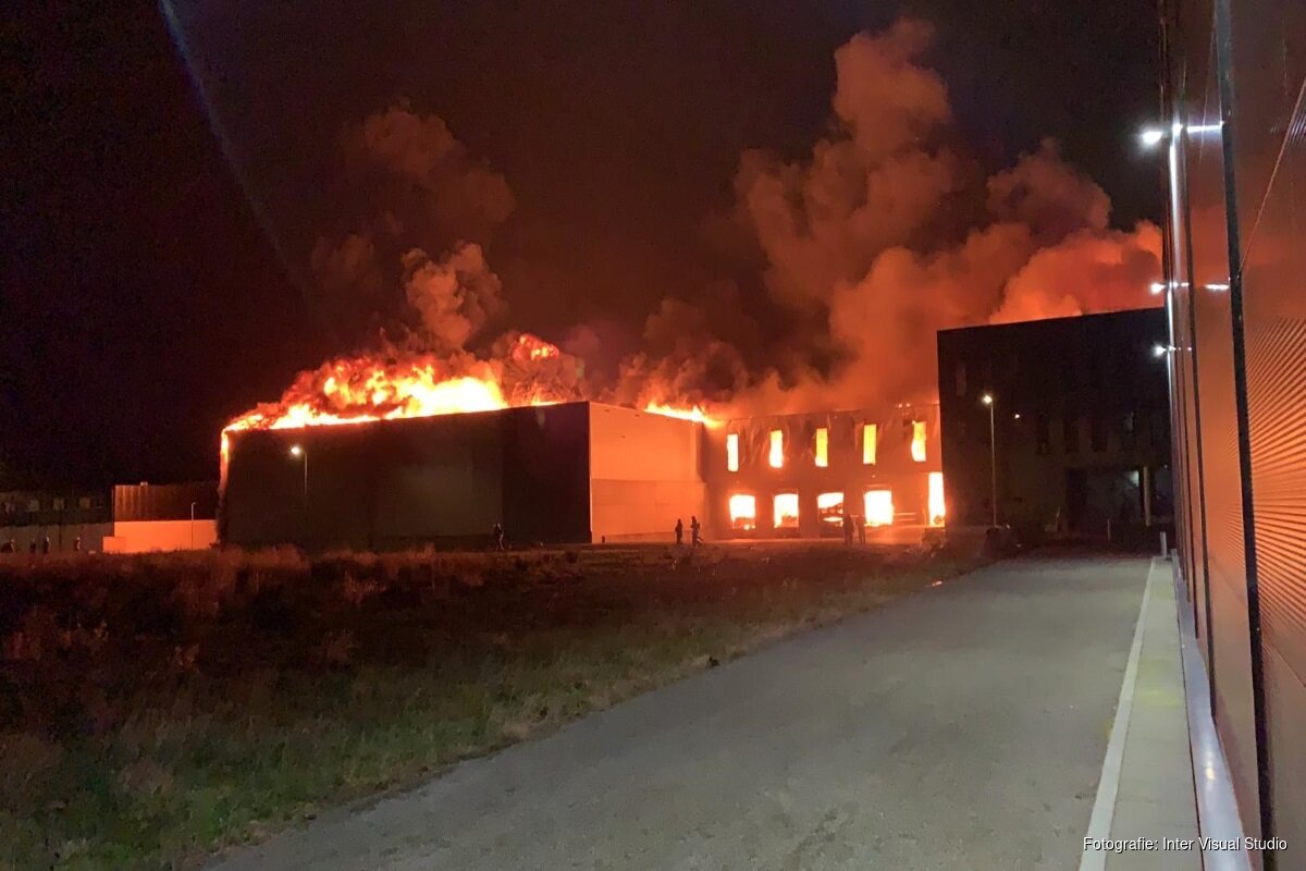 Grote Brand In Bamboeverwerker Zwaag Onder Controle Nog Wel Nl Alert Van Kracht