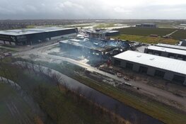Ravage na verwoestende brand in Zwaag goed zichtbaar vanuit de lucht