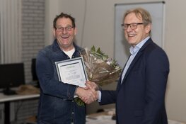 Taalheld 2019 Hans van Dijk krijgt waarderingsspeld