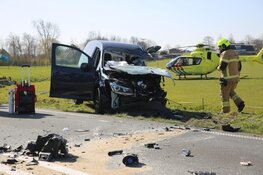 Frontale botsing tussen vrachtwagen en auto in De Goorn