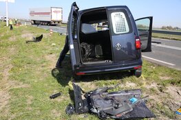 Frontale botsing tussen vrachtwagen en auto in De Goorn