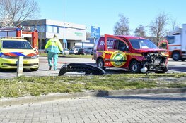Botsing in Hoorn tussen twee bestelbusjes