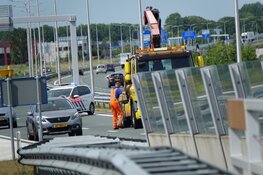 Boot valt van aanhanger op Westfrisiaweg