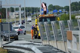 Boot valt van aanhanger op Westfrisiaweg