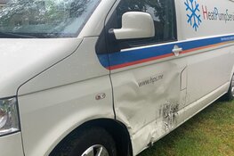 Botsing in Oudkarspel: auto total loss