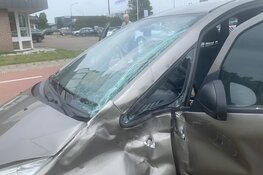 Auto aangereden door vrachtwagen