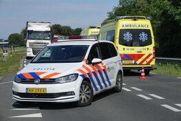 Kettingbotsing bij Broekerhaven, meerdere personen in ambulance nagekeken