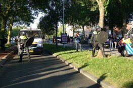 Politie omcirkelt standbeeld JP Coen, plein ontruimd, 4 arrestaties