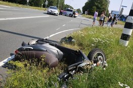 Scooterrijdster zwaargewond na aanrijding met auto in Oudkarspel