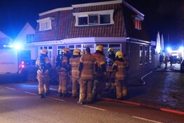 Brandweer uren bezig met grote brand in woning Obdam
