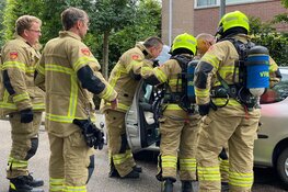 Auto vliegt in brand in Andijk