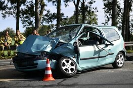 Auto's botsten in Wognum: afrit A7 dicht