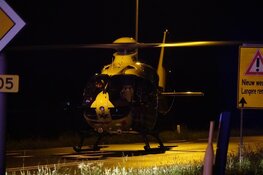 Fietser zwaargewond geraakt in Hoogkarspel, weg uren dicht