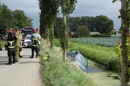 Auto te water in Hauwert
