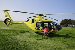 Fietser in levensgevaar in Hoogwoud na aanrijding