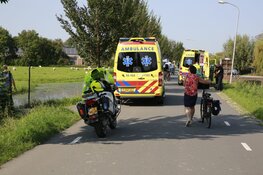 Fietser in levensgevaar in Hoogwoud na aanrijding