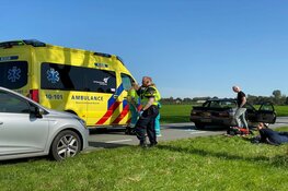 Fietser rijdt achterop auto in Wijdenes