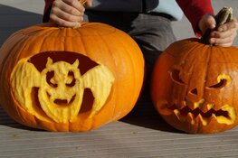 Lachende pompoen-lampionnen maken