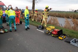 Auto te water langs Oostdijk, geen inzittenden aangetroffen