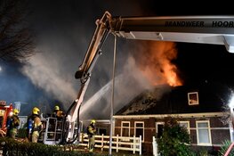 Persoon zwaargewond bij grote brand in Hoorn