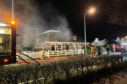 Persoon zwaargewond bij grote brand in Hoorn