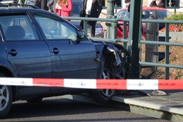 Persoon die doorrijdt na ongeluk in Andijk crasht zelf in Medemblik