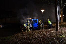 Pick-up truck in brand gestoken in Hoorn