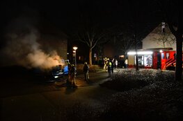 Pick-up truck in brand gestoken in Hoorn